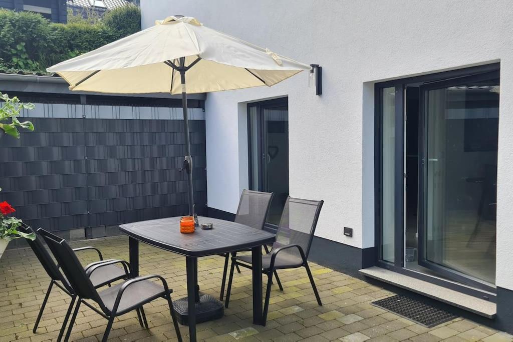 Grosse Moderne Ferienwohnung Auch Als Monteur Unterkunft Nutzbar, In Stolberg - Vicht Stolberg (Rhineland) Exterior foto
